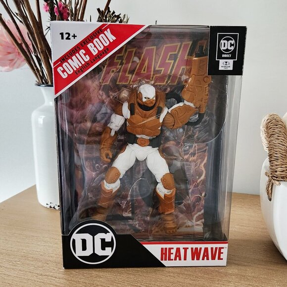 DC Comics 7 Inch Action Figure Heatwave and Comic Book combo - NWT -  The Flash - Picture 1 of 7